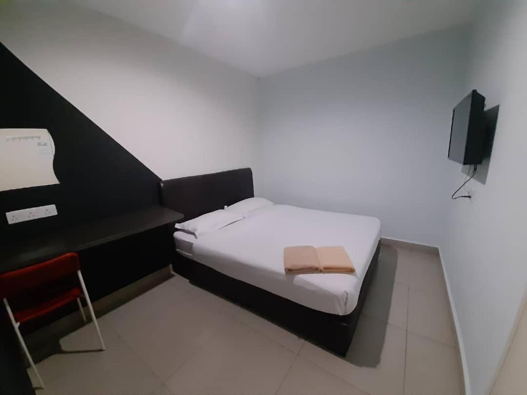 Hotel Zamburger Kota Damansara Buitenkant foto