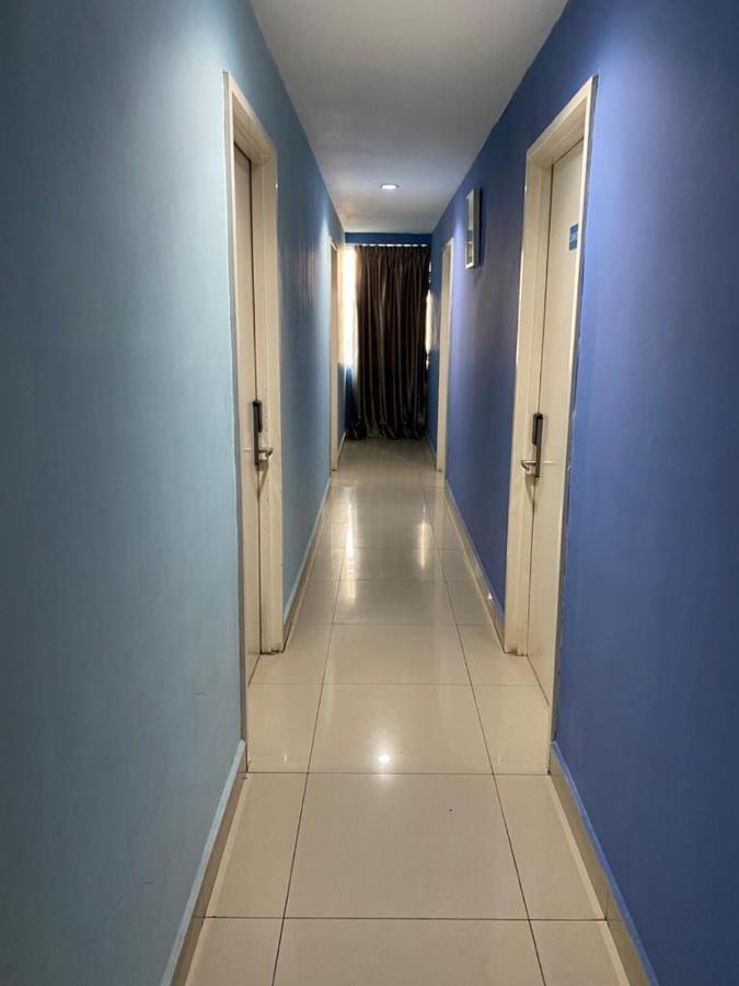 Hotel Zamburger Kota Damansara Buitenkant foto