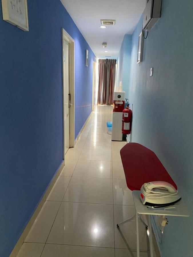 Hotel Zamburger Kota Damansara Buitenkant foto