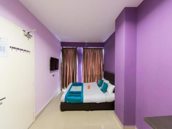 Hotel Zamburger Kota Damansara Buitenkant foto